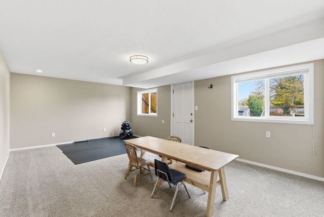 8328 N CAROLINA Way, Spokane, WA 99208