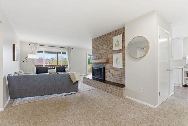 8328 N CAROLINA Way, Spokane, WA 99208