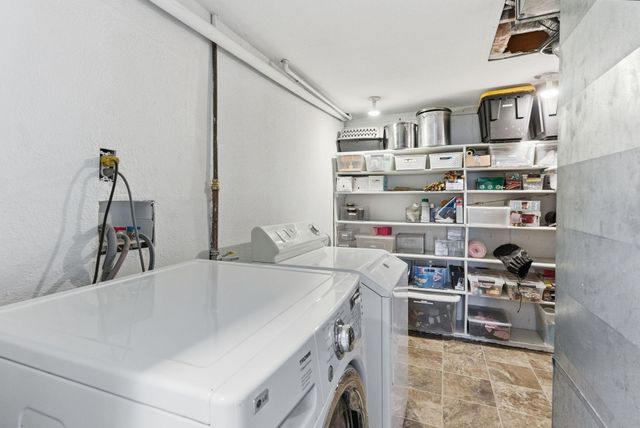 8328 N CAROLINA Way, Spokane, WA 99208