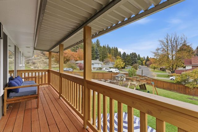 8328 N CAROLINA Way, Spokane, WA 99208