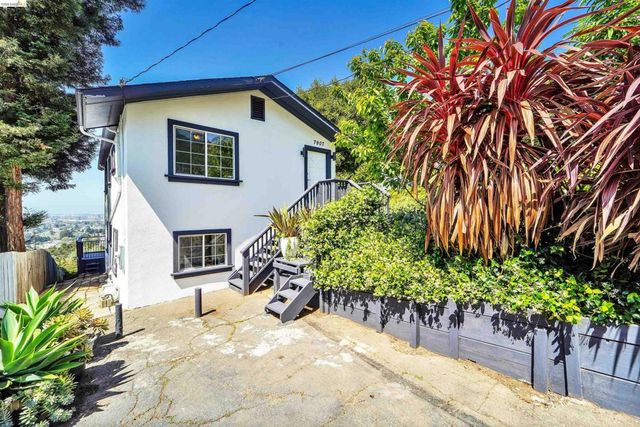 7907 Michigan Ave, Oakland, CA 94605