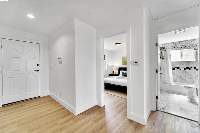 7907 Michigan Ave, Oakland, CA 94605