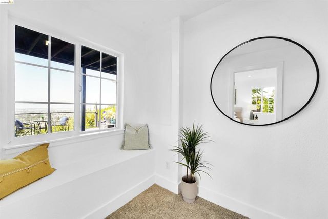 7907 Michigan Ave, Oakland, CA 94605