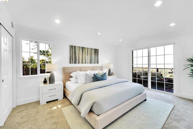 7907 Michigan Ave, Oakland, CA 94605