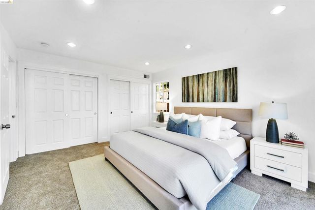 7907 Michigan Ave, Oakland, CA 94605