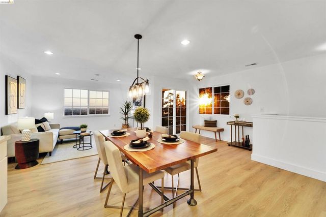 7907 Michigan Ave, Oakland, CA 94605