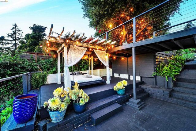 7907 Michigan Ave, Oakland, CA 94605