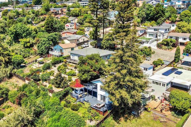 7907 Michigan Ave, Oakland, CA 94605