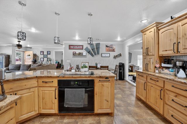 104 S Vine Street, Claude, TX 79019