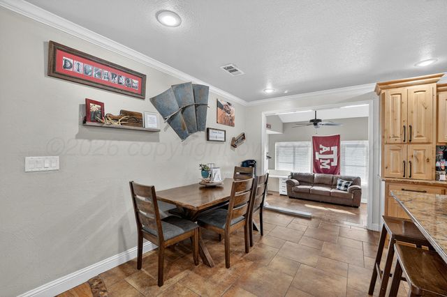 104 S Vine Street, Claude, TX 79019