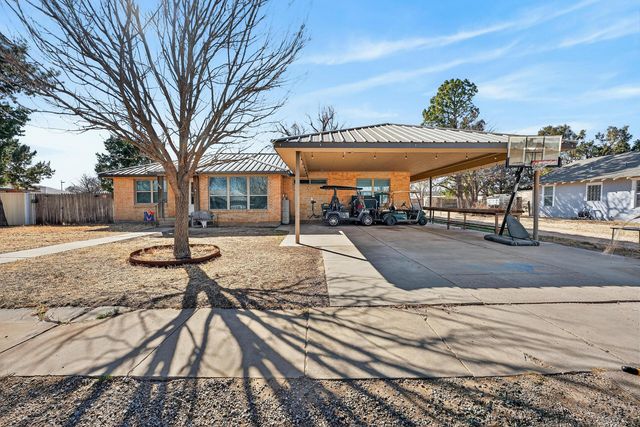 104 S Vine Street, Claude, TX 79019