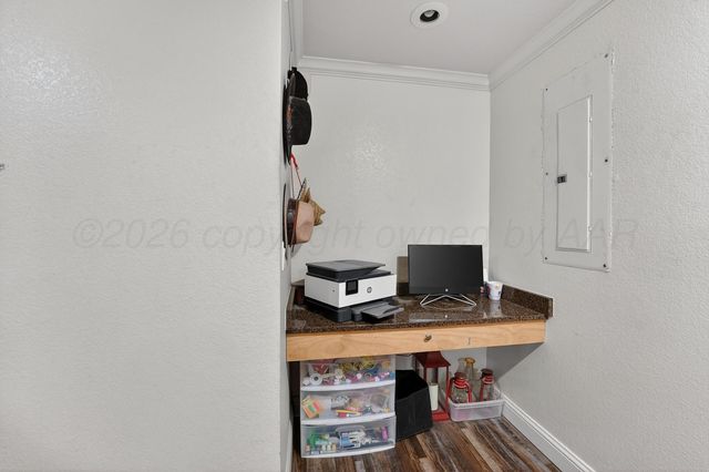 104 S Vine Street, Claude, TX 79019