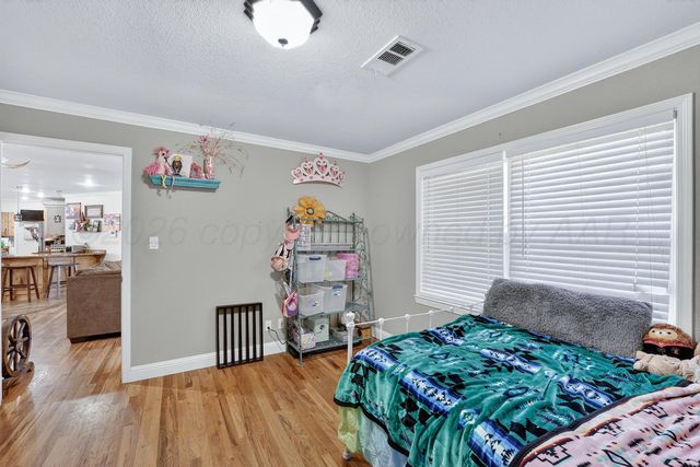 104 S Vine Street, Claude, TX 79019