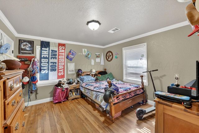 104 S Vine Street, Claude, TX 79019