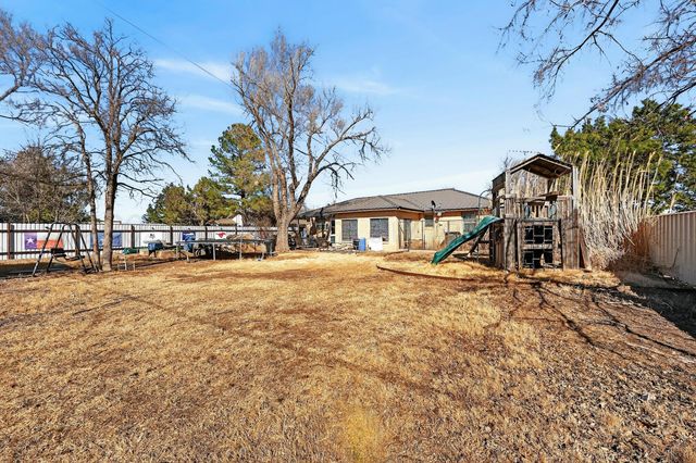 104 S Vine Street, Claude, TX 79019
