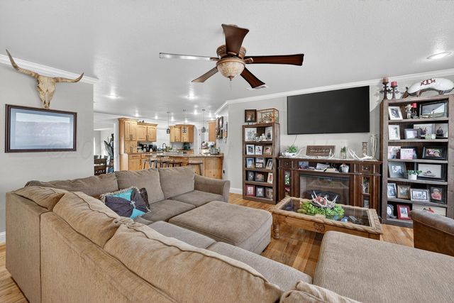 104 S Vine Street, Claude, TX 79019