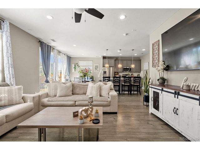 25526 E Maple Ave, Aurora, CO 80018