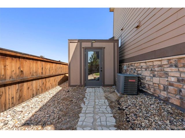 25526 E Maple Ave, Aurora, CO 80018