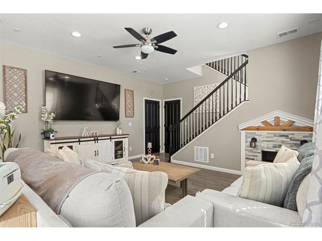 25526 E Maple Ave, Aurora, CO 80018