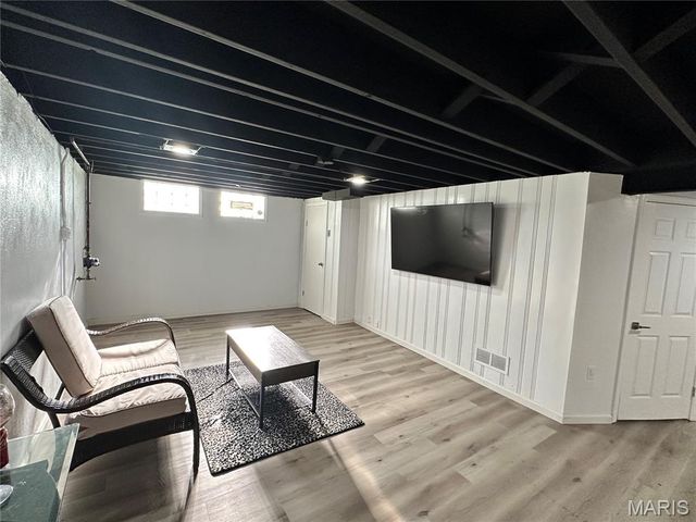 333 Pentonville Drive, Unincorporated, MO 63125