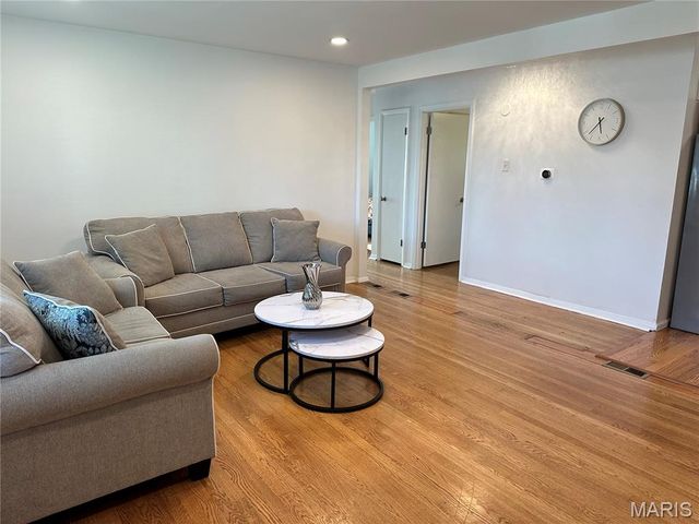 333 Pentonville Drive, Unincorporated, MO 63125