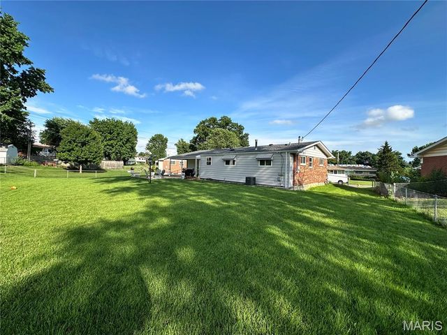333 Pentonville Drive, Unincorporated, MO 63125