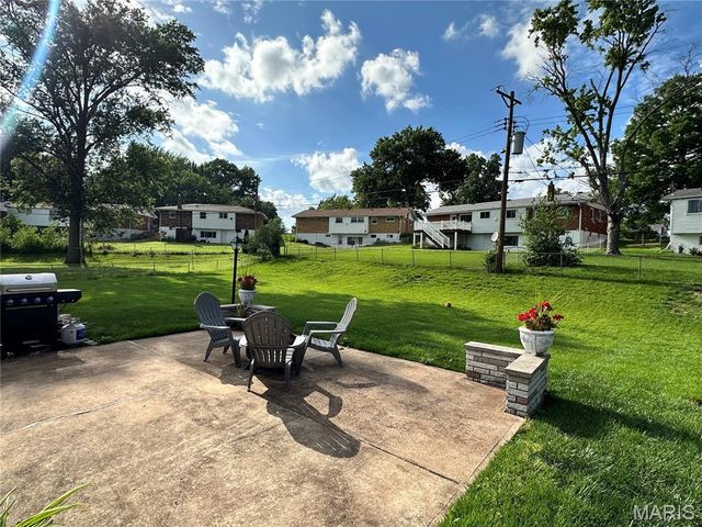 333 Pentonville Drive, Unincorporated, MO 63125