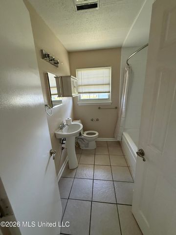 405 Mcguire Circle, Gulfport, MS 39507