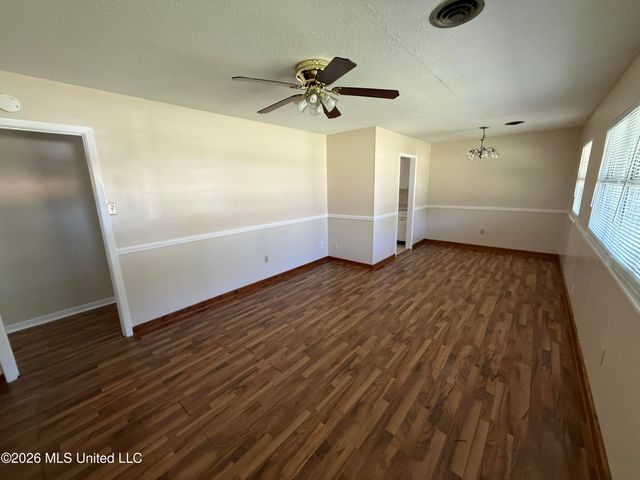 405 Mcguire Circle, Gulfport, MS 39507