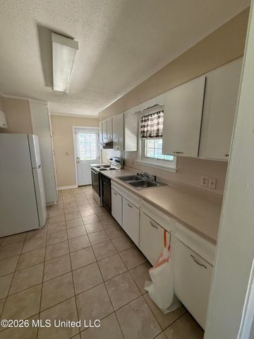 405 Mcguire Circle, Gulfport, MS 39507