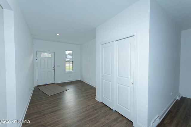 29 Tamarack Street, Ballston, NY 12019