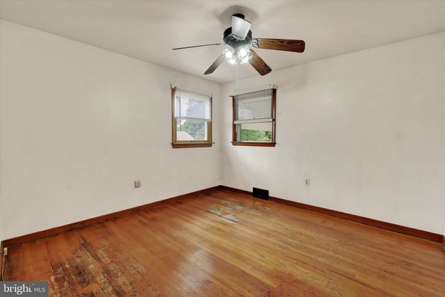 23 SHIRLEY DR, Middletown, PA 17057