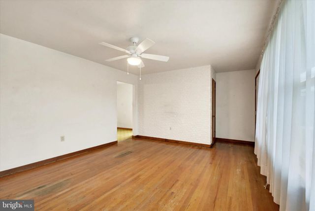 23 SHIRLEY DR, Middletown, PA 17057