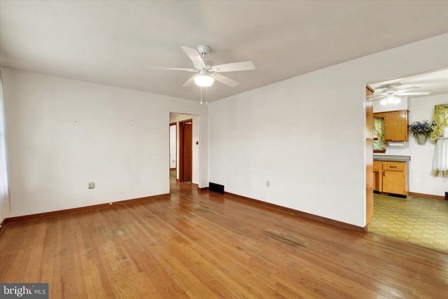 23 SHIRLEY DR, Middletown, PA 17057