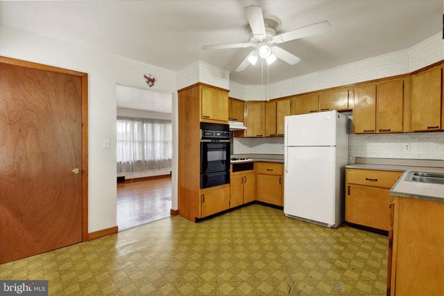 23 SHIRLEY DR, Middletown, PA 17057
