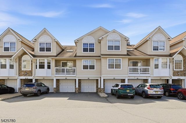 40 Loch Ln, Roxbury Twp., NJ 07852