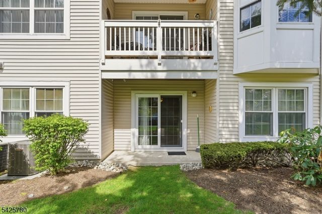 40 Loch Ln, Roxbury Twp., NJ 07852