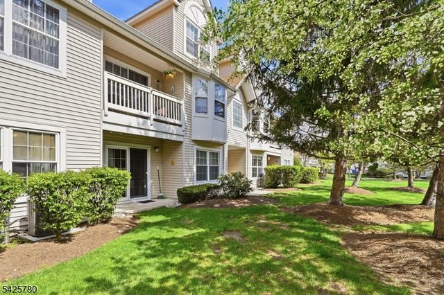 40 Loch Ln, Roxbury Twp., NJ 07852
