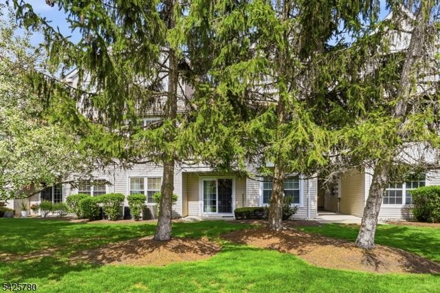 40 Loch Ln, Roxbury Twp., NJ 07852