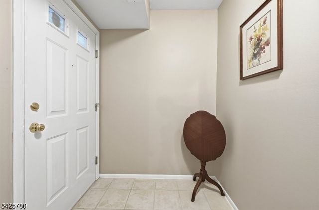 40 Loch Ln, Roxbury Twp., NJ 07852