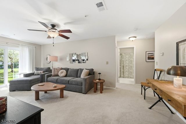 40 Loch Ln, Roxbury Twp., NJ 07852