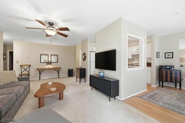 40 Loch Ln, Roxbury Twp., NJ 07852