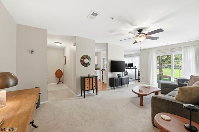 40 Loch Ln, Roxbury Twp., NJ 07852