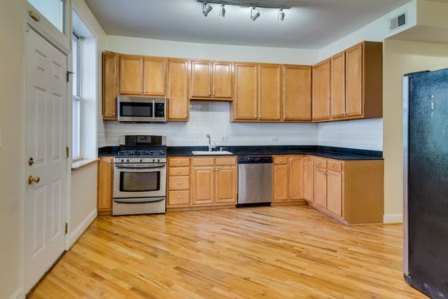 5207 S BLACKSTONE Avenue 1N, Chicago, IL 60615