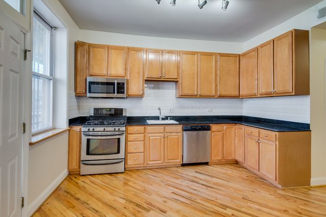 5207 S BLACKSTONE Avenue 1N, Chicago, IL 60615