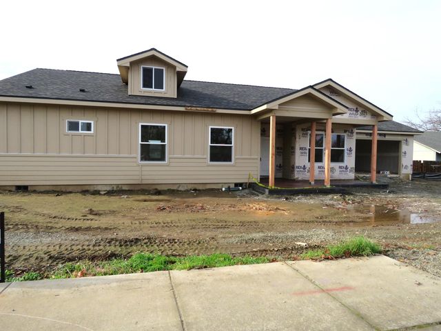 1322 Orchard Home Drive, Medford, OR 97501