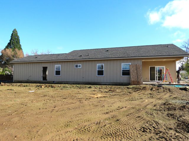 1322 Orchard Home Drive, Medford, OR 97501