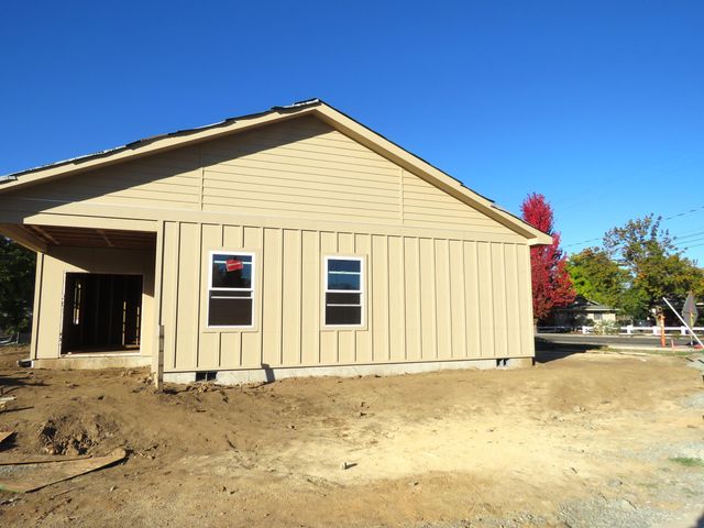 1322 Orchard Home Drive, Medford, OR 97501