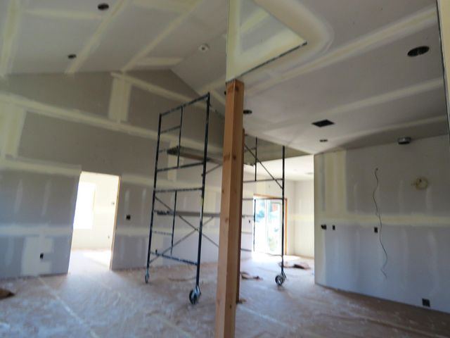 1322 Orchard Home Drive, Medford, OR 97501