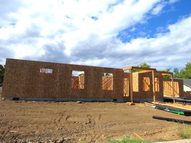 1322 Orchard Home Drive, Medford, OR 97501